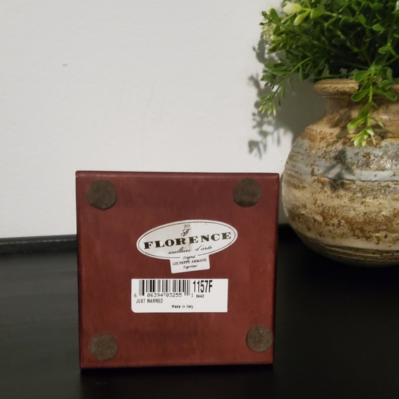 Vintage Giuseppe Armani Figurine "Just  Married " Florence - Picture 6 of 6